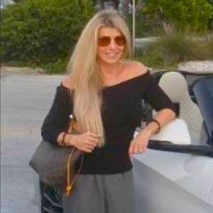 Meet your Posher, Lori